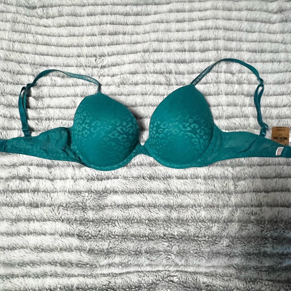 Victoria Secret PINK Push Up Bra NWT